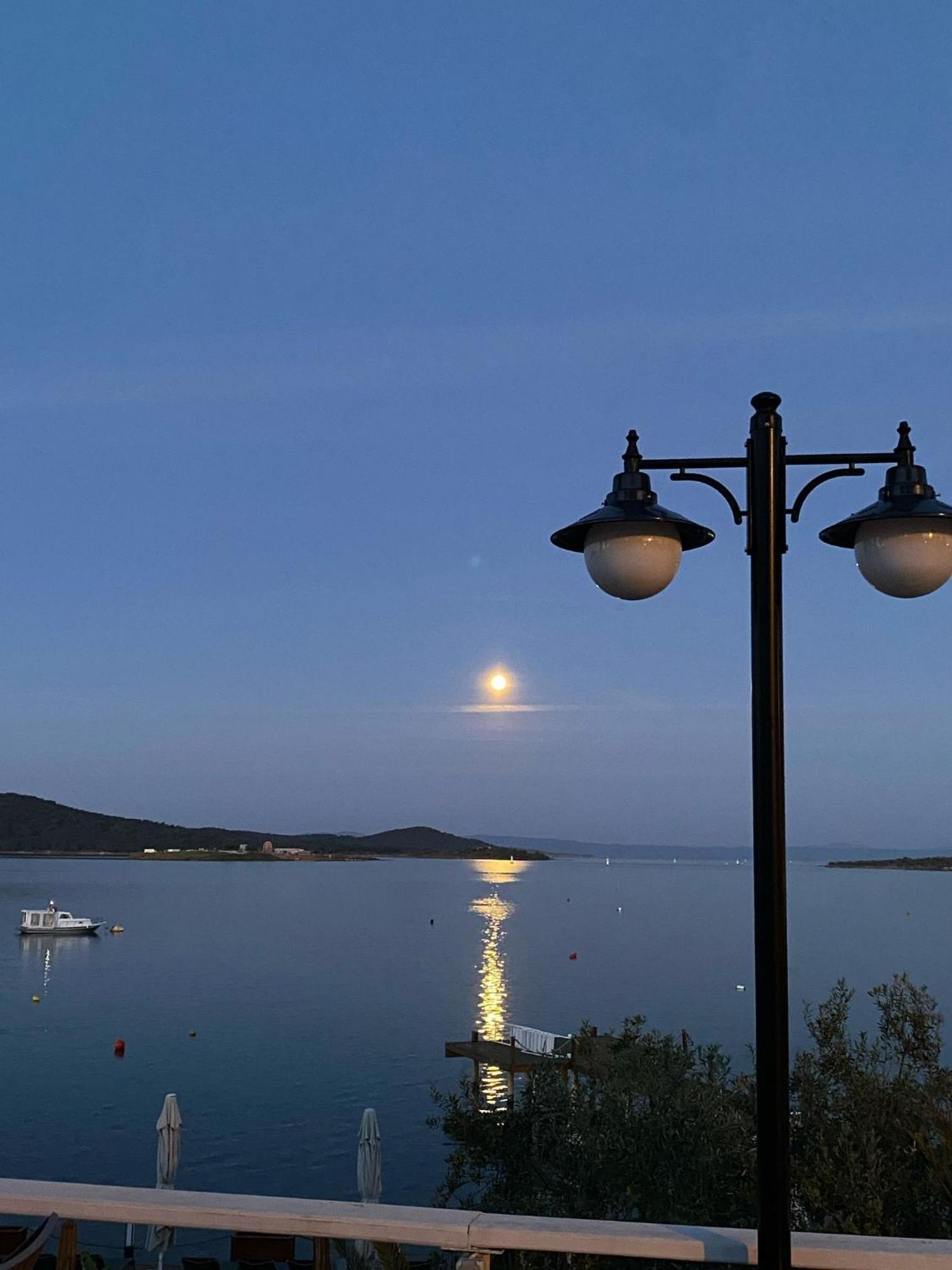 Cunda Panorama Otel Аявали Екстериор снимка