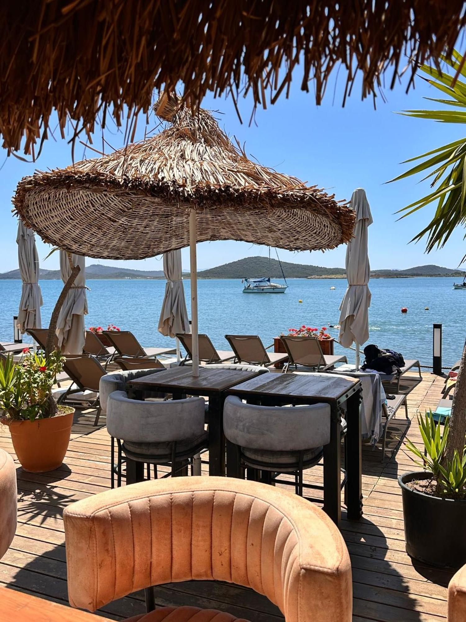 Cunda Panorama Otel Аявали Екстериор снимка